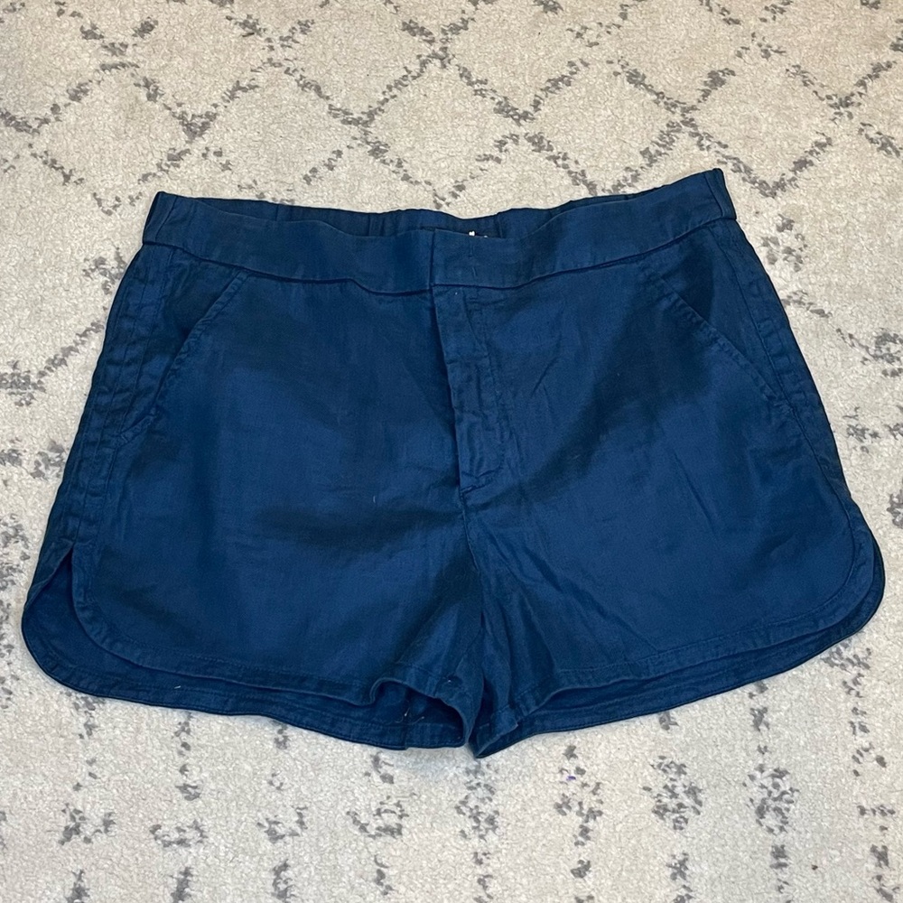 Level 99 women’s SIZE 12/31 blue shorts, NWT

Andriana Tulip Hem Short